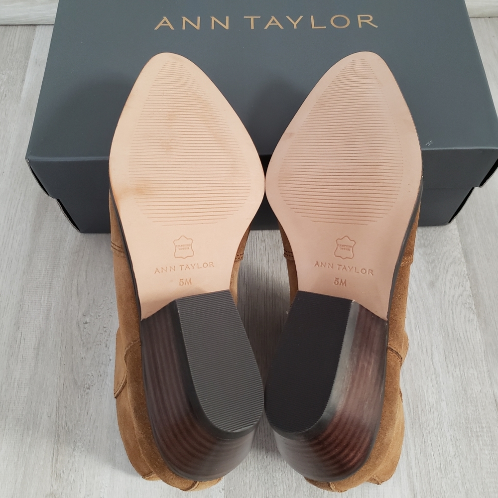 NEW Ann Taylor Ophera Suede Flat Booties SZ 5 - Picture 9 of 11